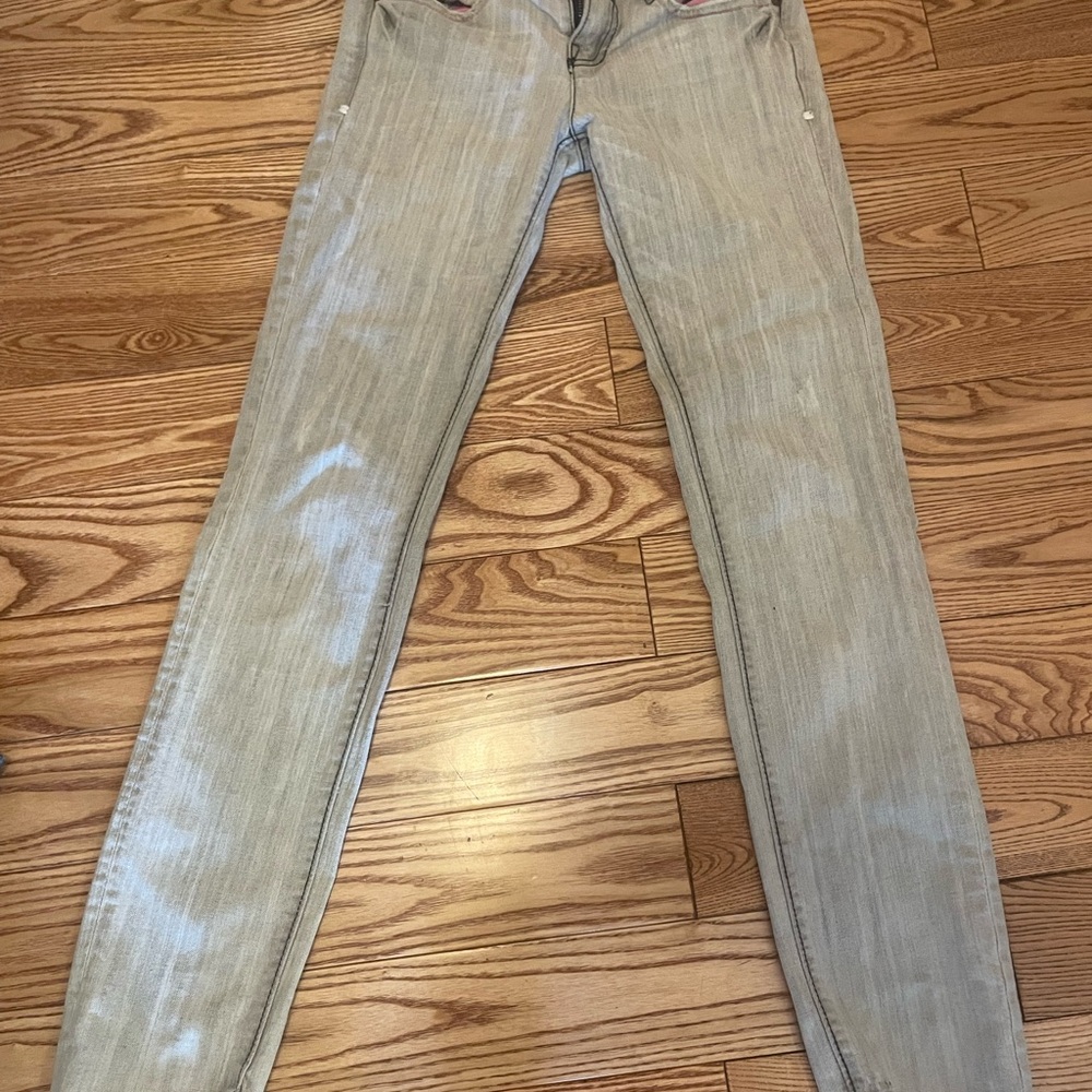Gray Skinny Jeans with Sleek Fit